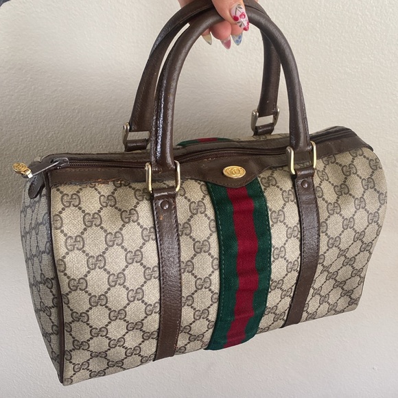 Authentic Gucci Boston Handbag with Cherryline - Picture 5 of 16